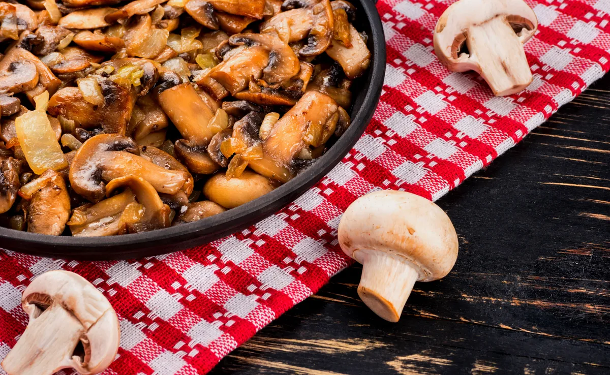 Hoe je thuis heerlijke gebakken champignons kunt koken