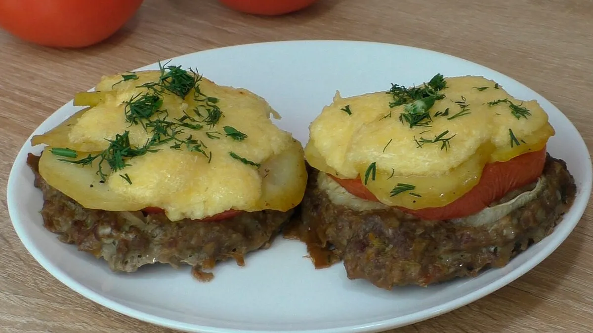 Ik ben dol op dit gehaktgerecht: ik kook het in de oven in plaats van koteletten (het blijkt voedzaam en smakelijk)