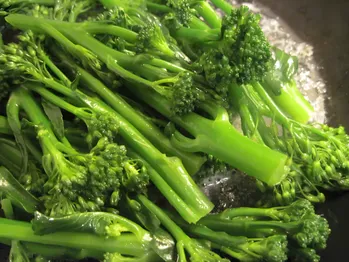 Hoe kook je babybroccoli met steel? Verschillende opties