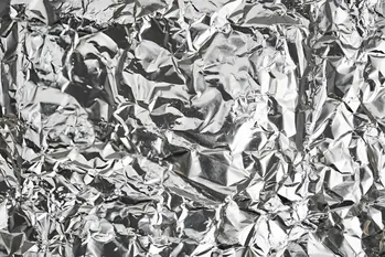 Hoe moet je eten in aluminiumfolie wikkelen bij het koken? Wat zeggen de producenten?