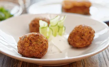 Krokante auberginekroketten met rozijnen: een eenvoudig en smakelijk recept om de herfst te verwelkomen