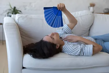 Sokken in de vriezer en meer. 10 trucs om comfortabel te leven in de hitte zonder airconditioning