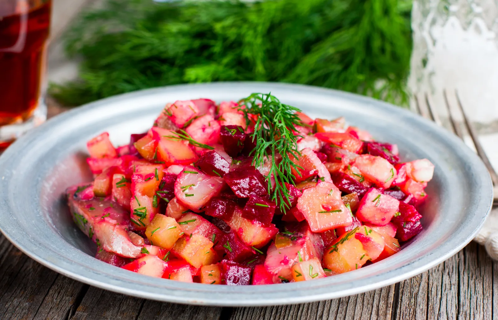 Vinaigrette met haring is een uitstekend alternatief voor wie niet van mayonaise houdt, maar wel van “haring onder een bontjas” houdt